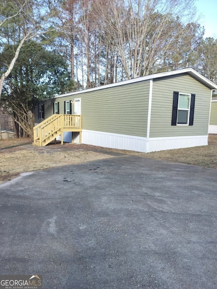2 Poole Cir, Ellenwood, GA 30294