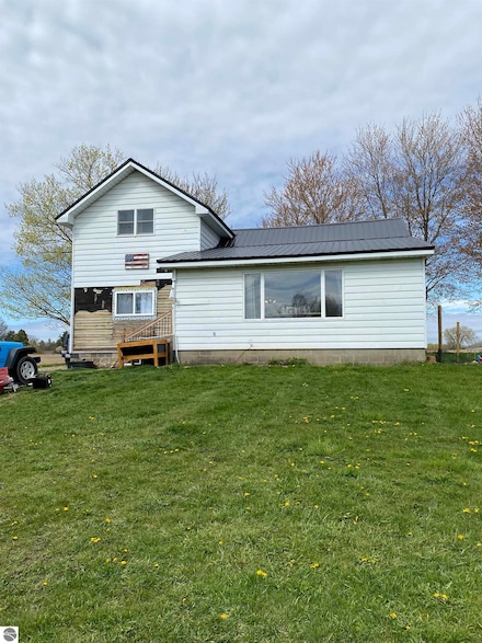 1235 N State Rd, Ithaca, MI 48847