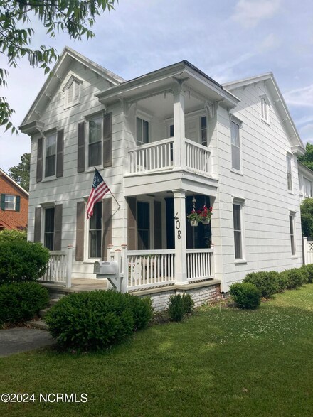408 N Broad St, Edenton, NC 27932