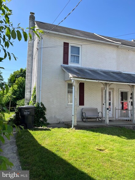30 N Chestnut St, Boyertown, PA 19512