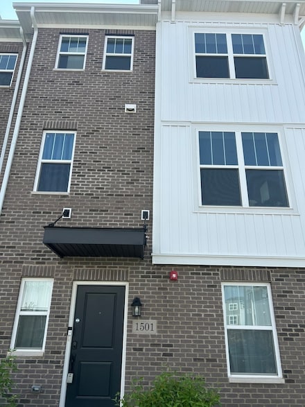 1501 Denny Way, Des Plaines, IL 60018