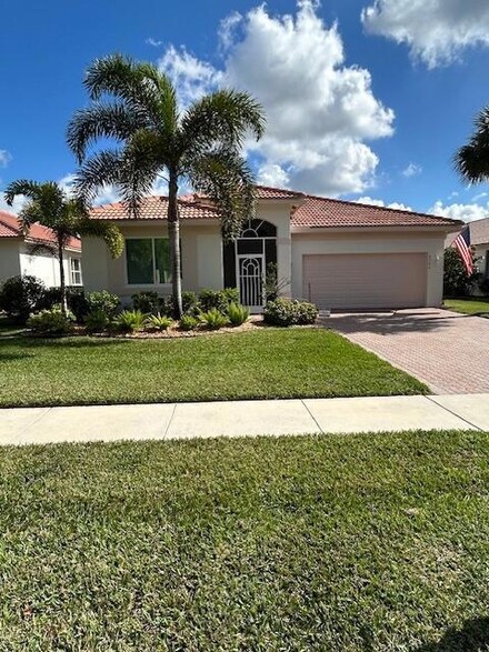 8766 Bellido Cir, Boynton Beach, FL 33472