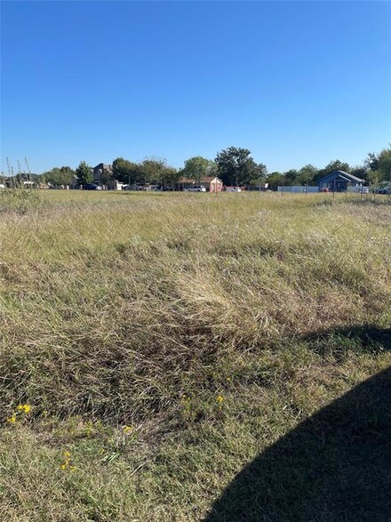 9401 Parkview Dr, Fort Worth, TX 76134