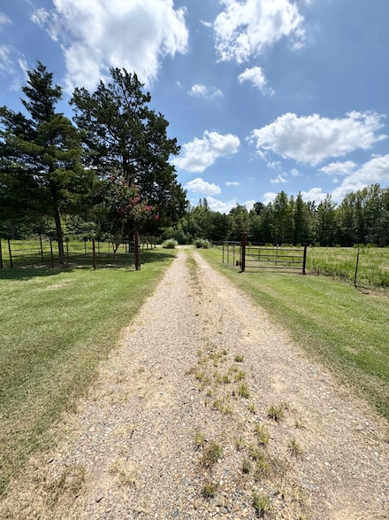 2121 Rockhill Rd, Haworth, OK 74740