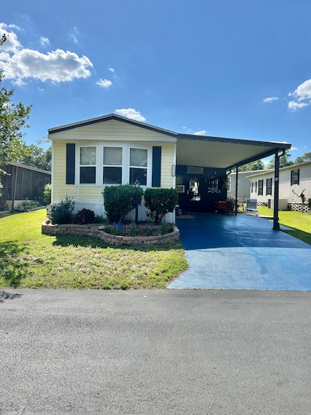 5751 Honeytree Dr, Zephyrhills, FL 33541