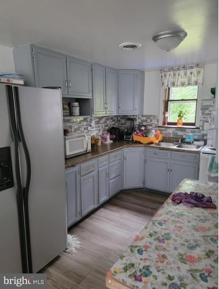 27 E Line St, Penns Grove, NJ 08069