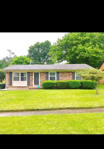 3509 King Arthur Dr, Lexington, KY 40517