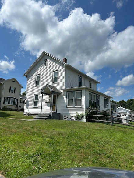 12 Cherry St, Winsted, CT 06098