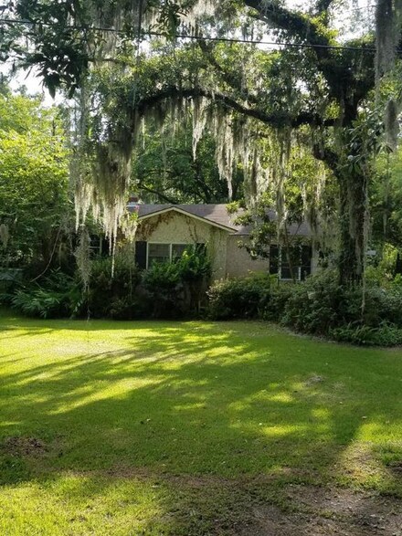 1203 B and W Grade Rd, Brunswick, GA 31520