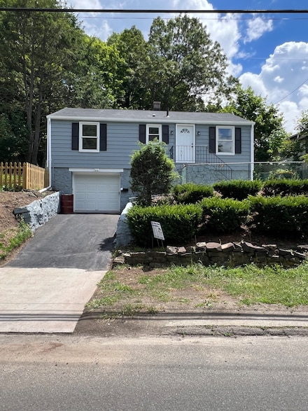 2308 N Main St, Waterbury, CT 06704