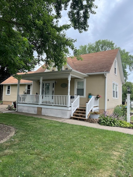 116 N 1st St, Princeton, IL 61356