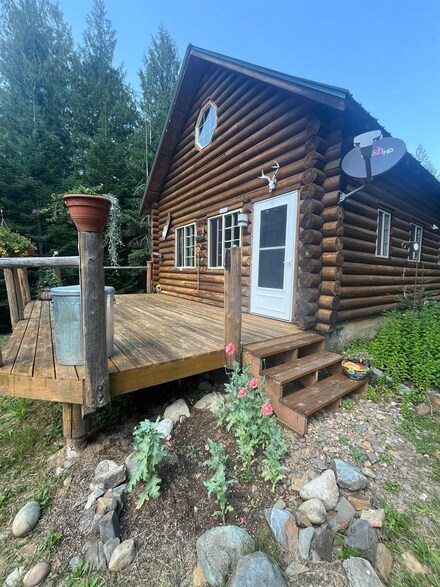 119 Elliot Bay Rd, Sagle, ID 83860