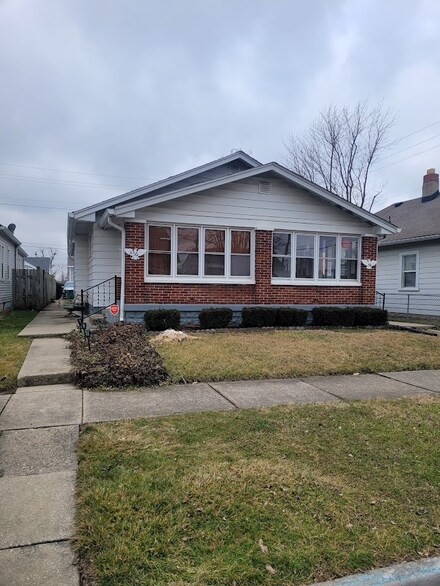 54 S 5th Ave, Beech Grove, IN 46107