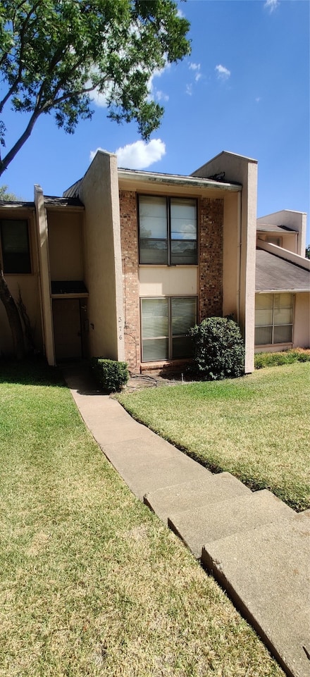 376 Valley Park Dr, Garland, TX 75043