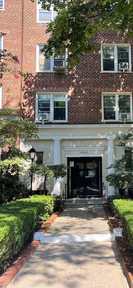 68-63 108th St, Forest Hills, NY 11375