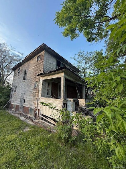 44 Grove St, Highland Park, MI 48203