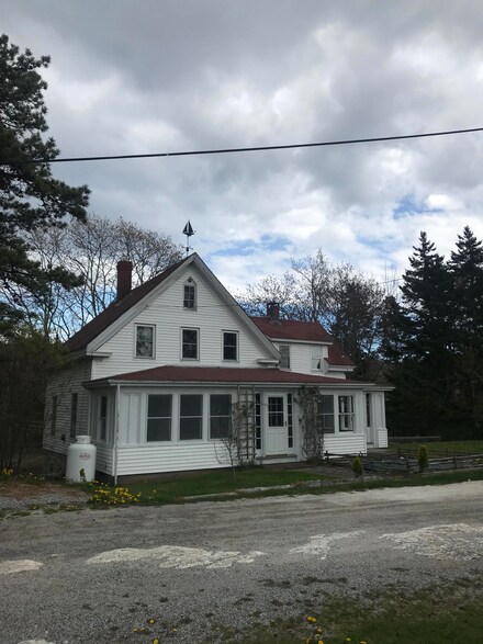 55 Cosy Harbor Rd, Southport, ME 04576