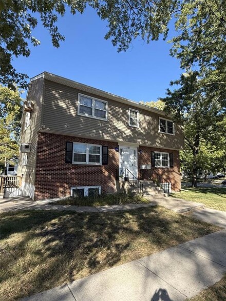 201 Howard Ave, Ames, IA 50014