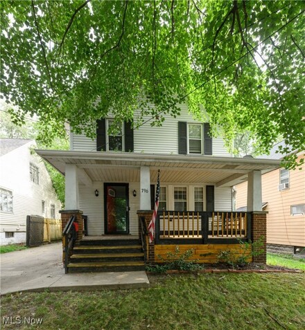 796 Lakewood Blvd, Akron, OH 44314
