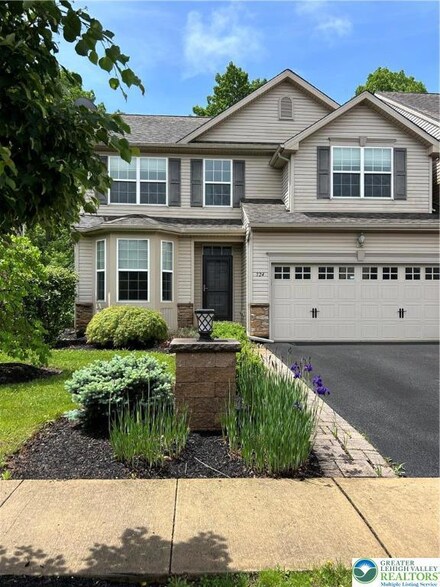 524 Racite Rd, Alburtis, PA 18011