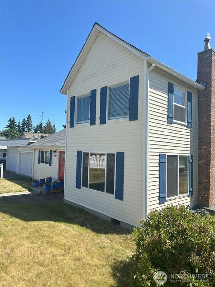 1519 K Ave, Anacortes, WA 98221