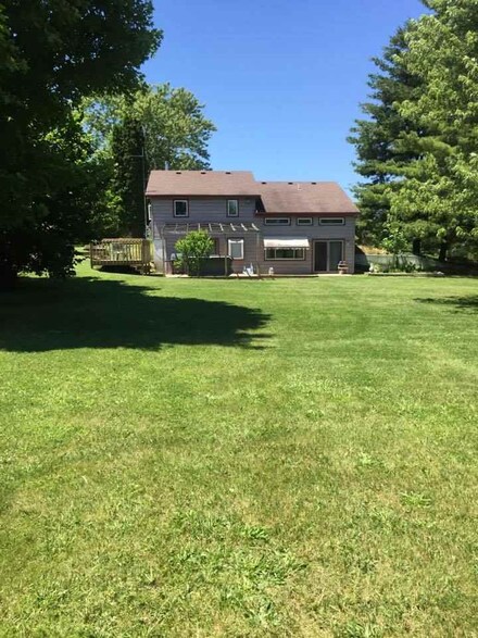 681 S 700 E, Avilla, IN 46710