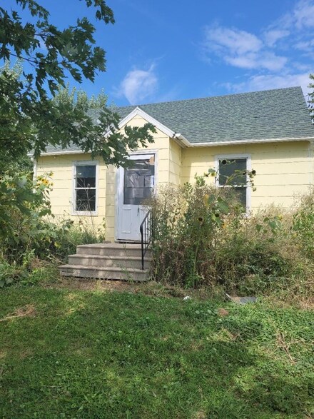 140 2nd St, Sleepy Eye, MN 56085