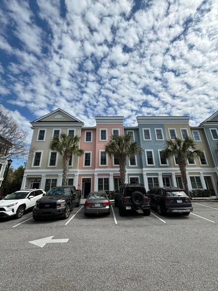 656 Coleman Blvd Unit 402, Mount Pleasant, SC 29464