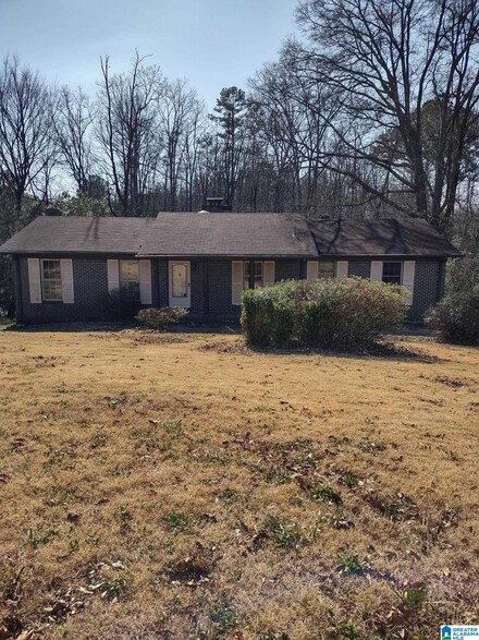 2600 5th St NE, Center Point, AL 35215