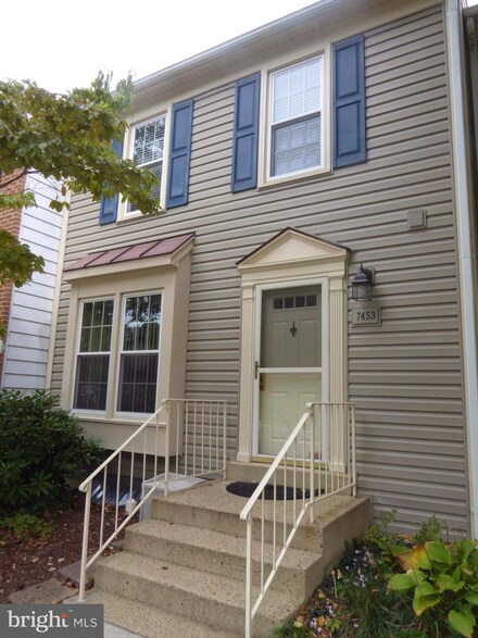 7453 Duddington Dr, Alexandria, VA 22315