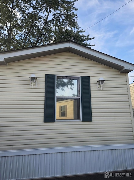 8 3rd St, Woodbridge Township, NJ 07001