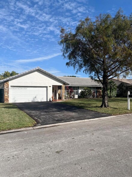 11013 NW 19th Manor, Coral Springs, FL 33071