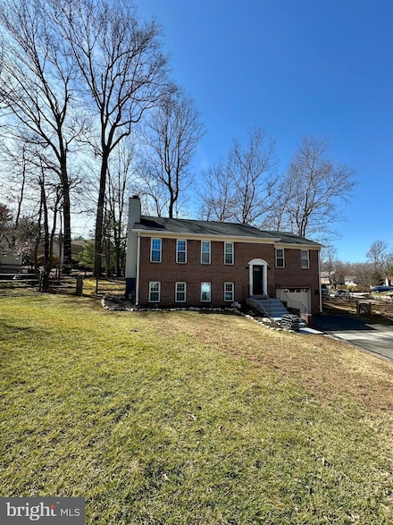 5940 Burnside Landing Dr, Burke, VA 22015