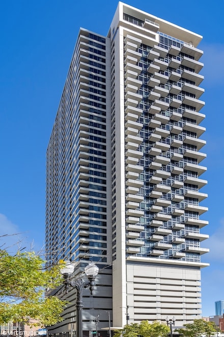 235 W Van Buren St Unit P-150, Chicago, IL 60607