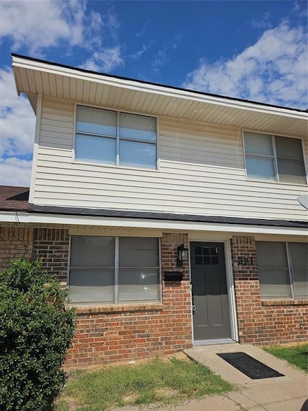 321 W 4th St, Hobart, OK 73651
