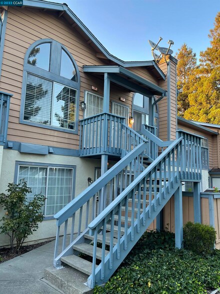 17 Glenwood, Hercules, CA 94547
