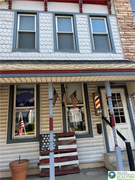 233 W Broad St, Tamaqua, PA 18252