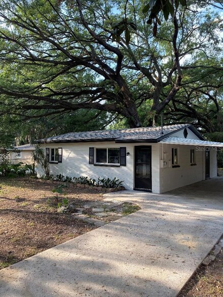 2920 Irene St, Lutz, FL 33559