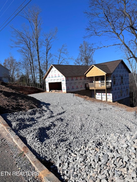 568 Low Valley Rd, Dandridge, TN 37725