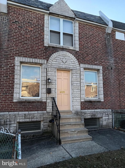 636 E Carver St, Philadelphia, PA 19120