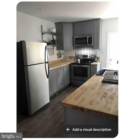 2325 N Fawn St, Philadelphia, PA 19133