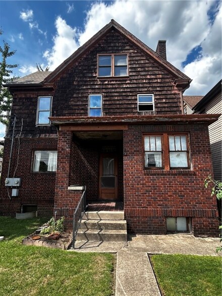 403 Spring St, Latrobe, PA 15650