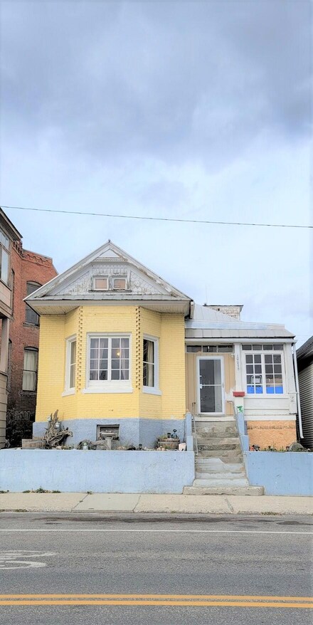 1009 W Granite St, Butte, MT 59701