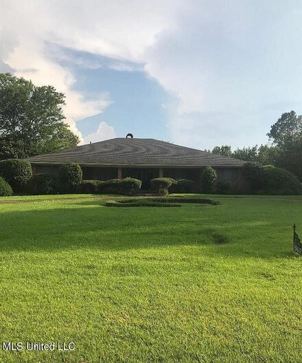 6017 Woodlea Rd, Jackson, MS 39206
