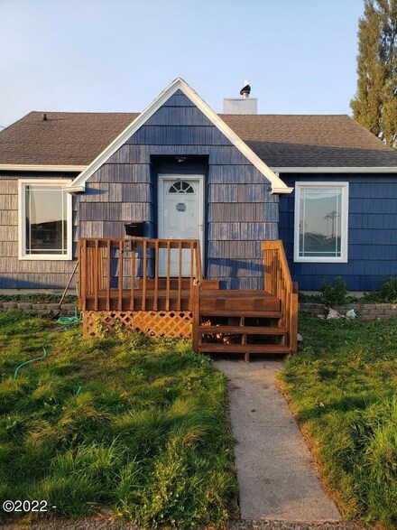 1608 10th St, Tillamook, OR 97141