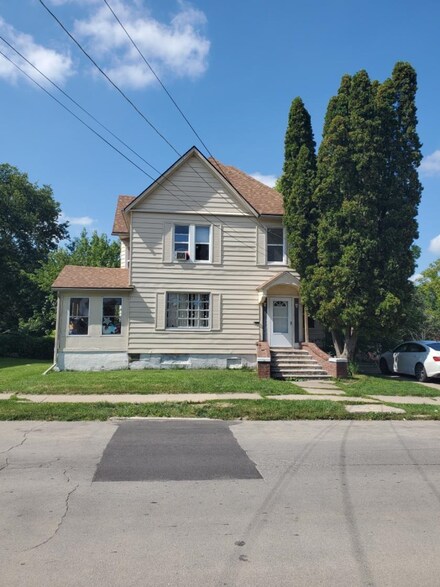 508 S Carroll Ave, Freeport, IL 61032