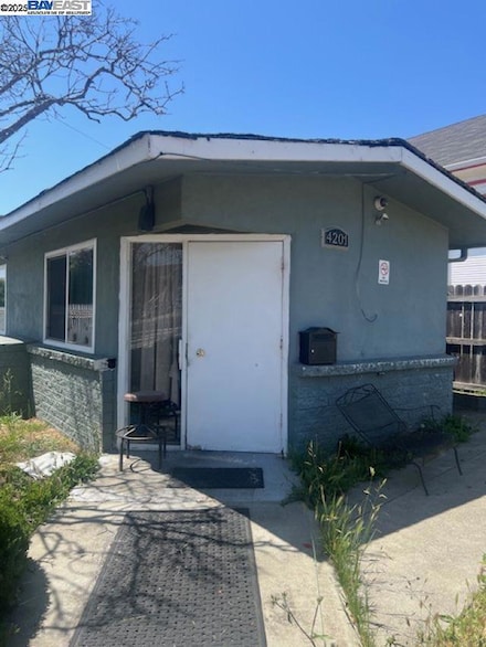 4201 West St, Emeryville, CA 94608