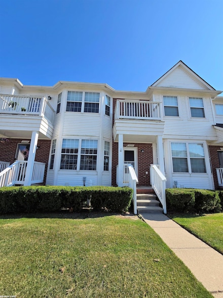 29280 Classic Dr Unit 115, Chesterfield, MI 48051