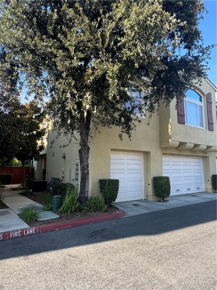 27482 Hazelhurst St Unit 2, Murrieta, CA 92562