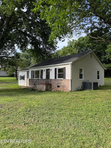 2204 Bradshaw Garden Rd, Knoxville, TN 37912